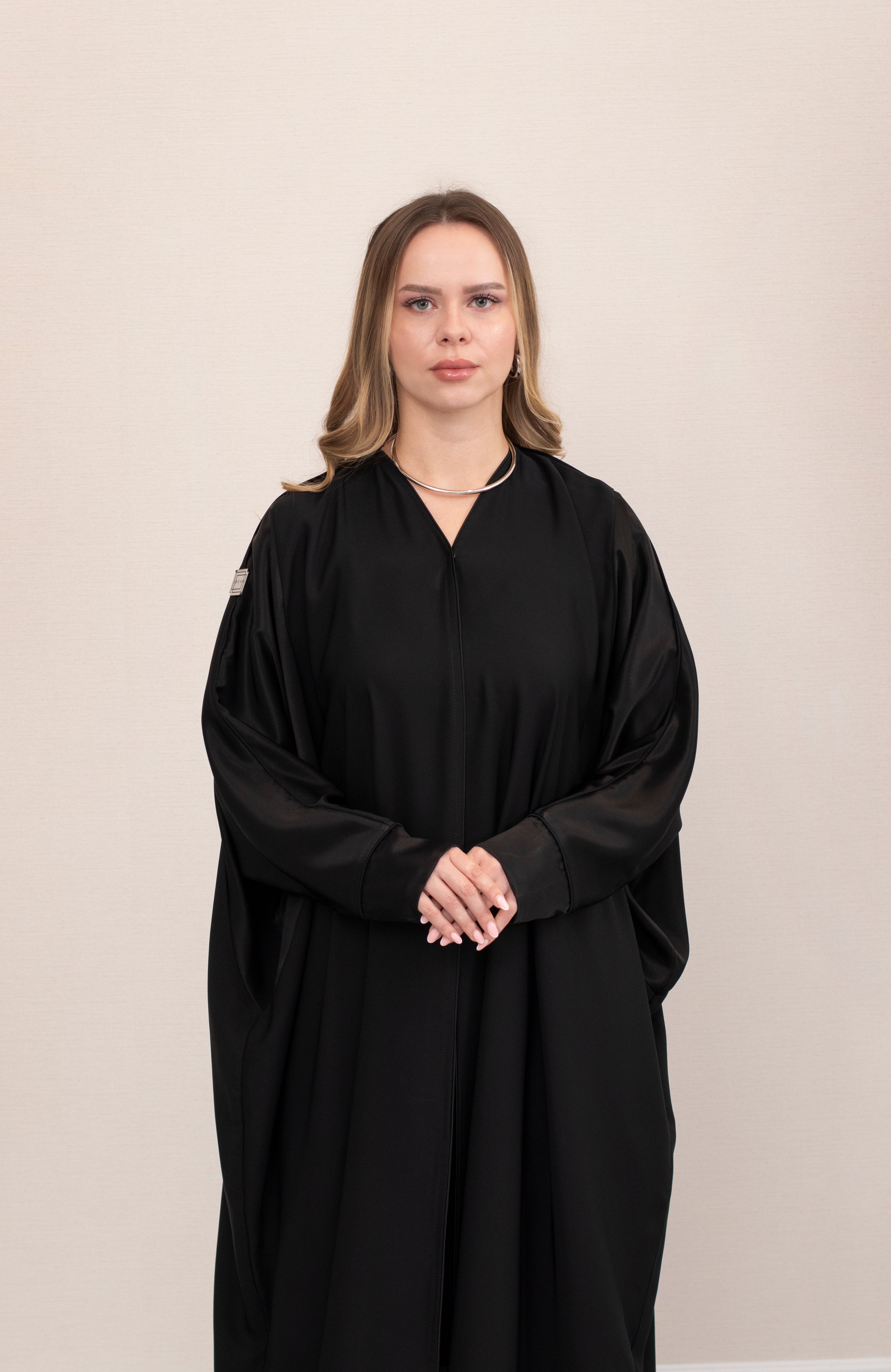 Practical Abaya wrapped in Two Fabrics