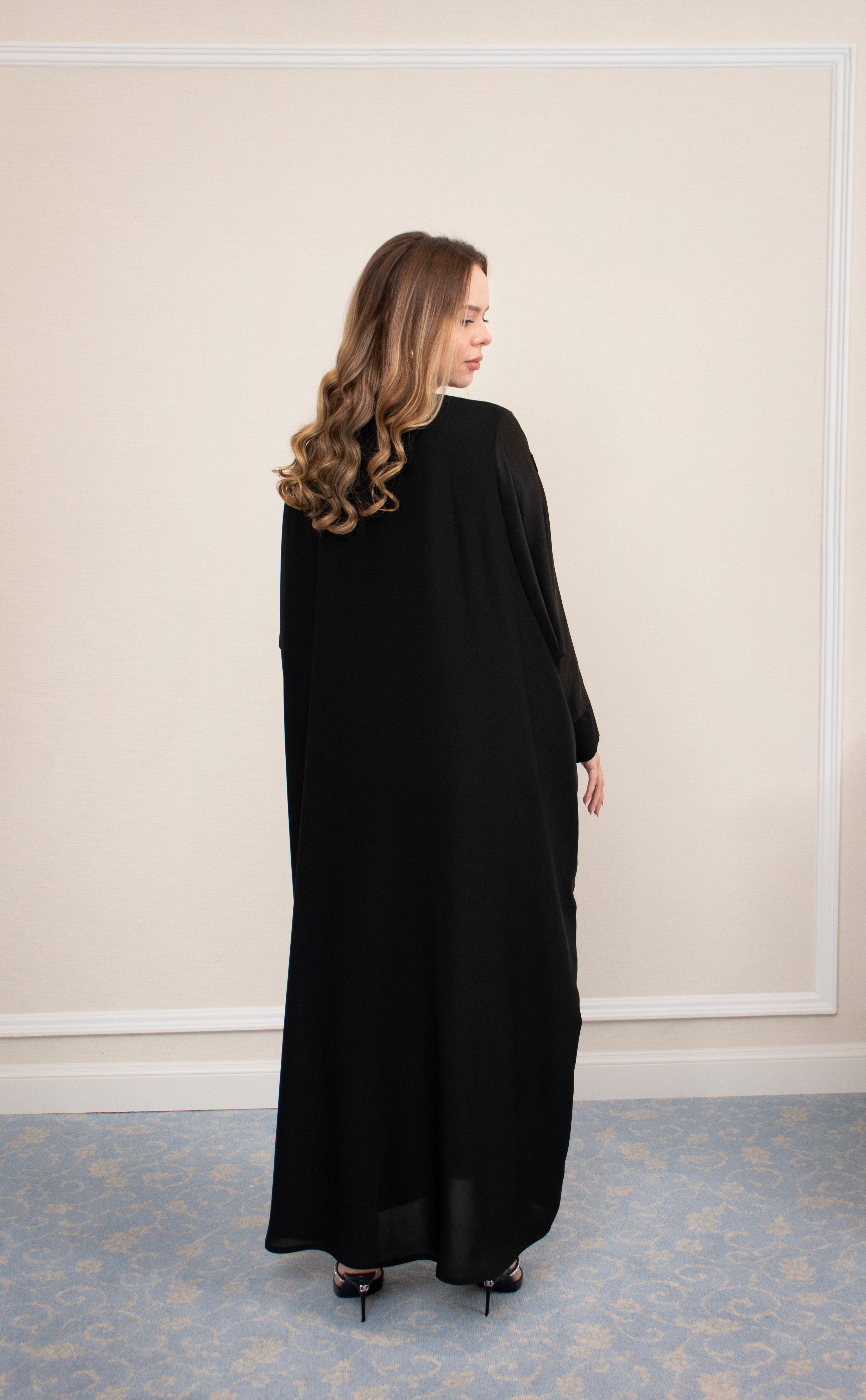 Practical Abaya wrapped in Two Fabrics