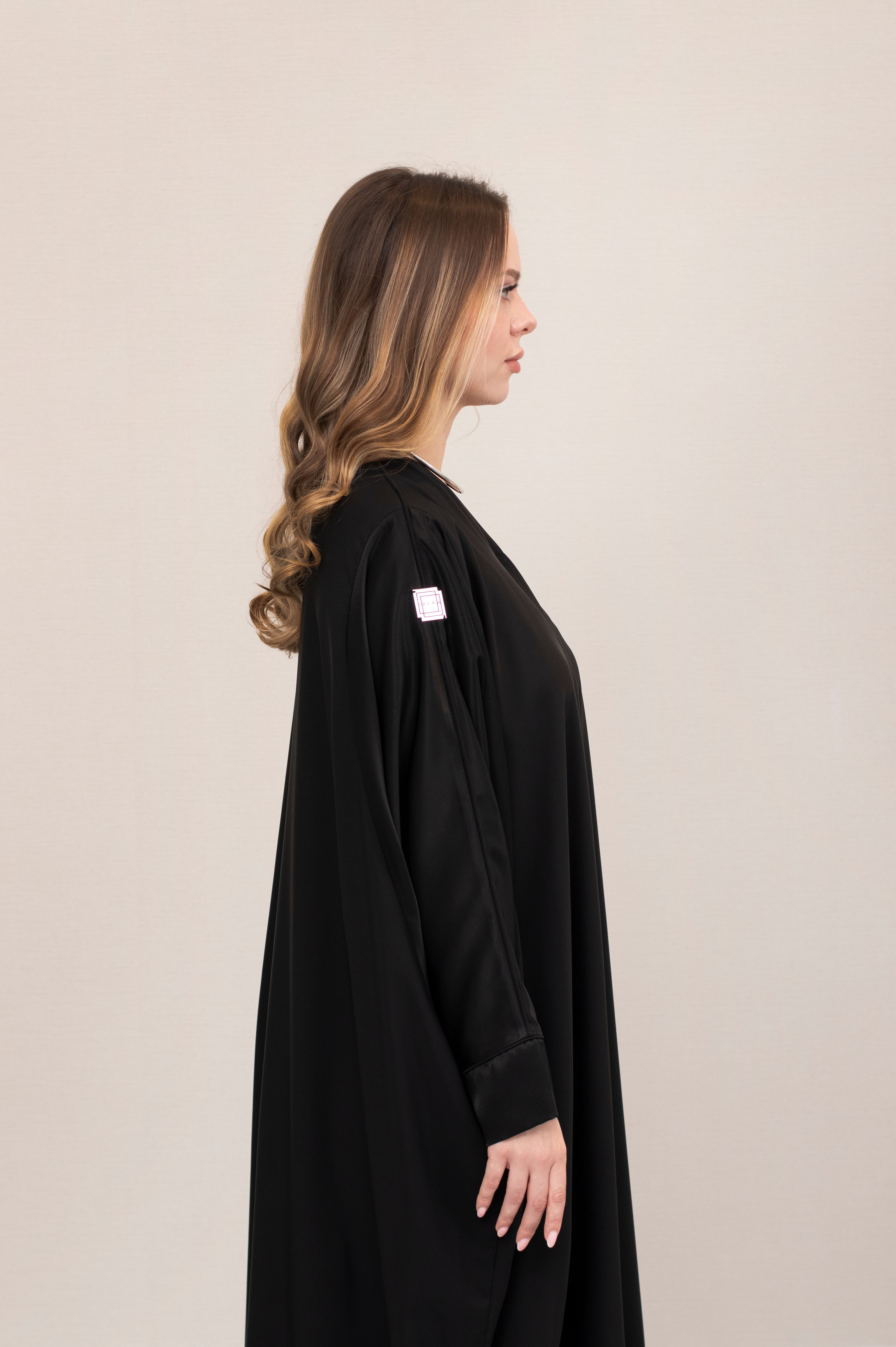 Practical Abaya wrapped in Two Fabrics