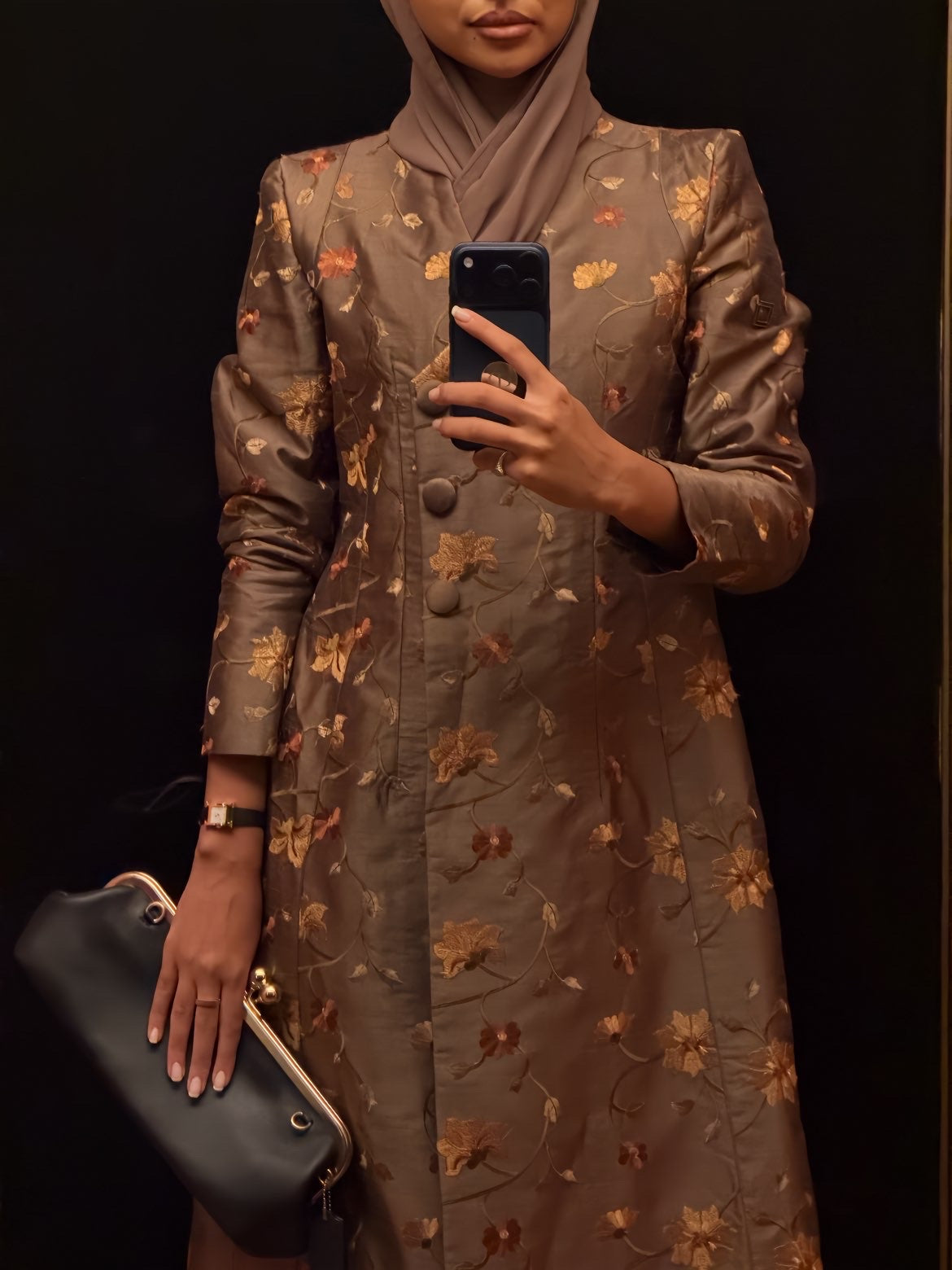 Anoud abaya