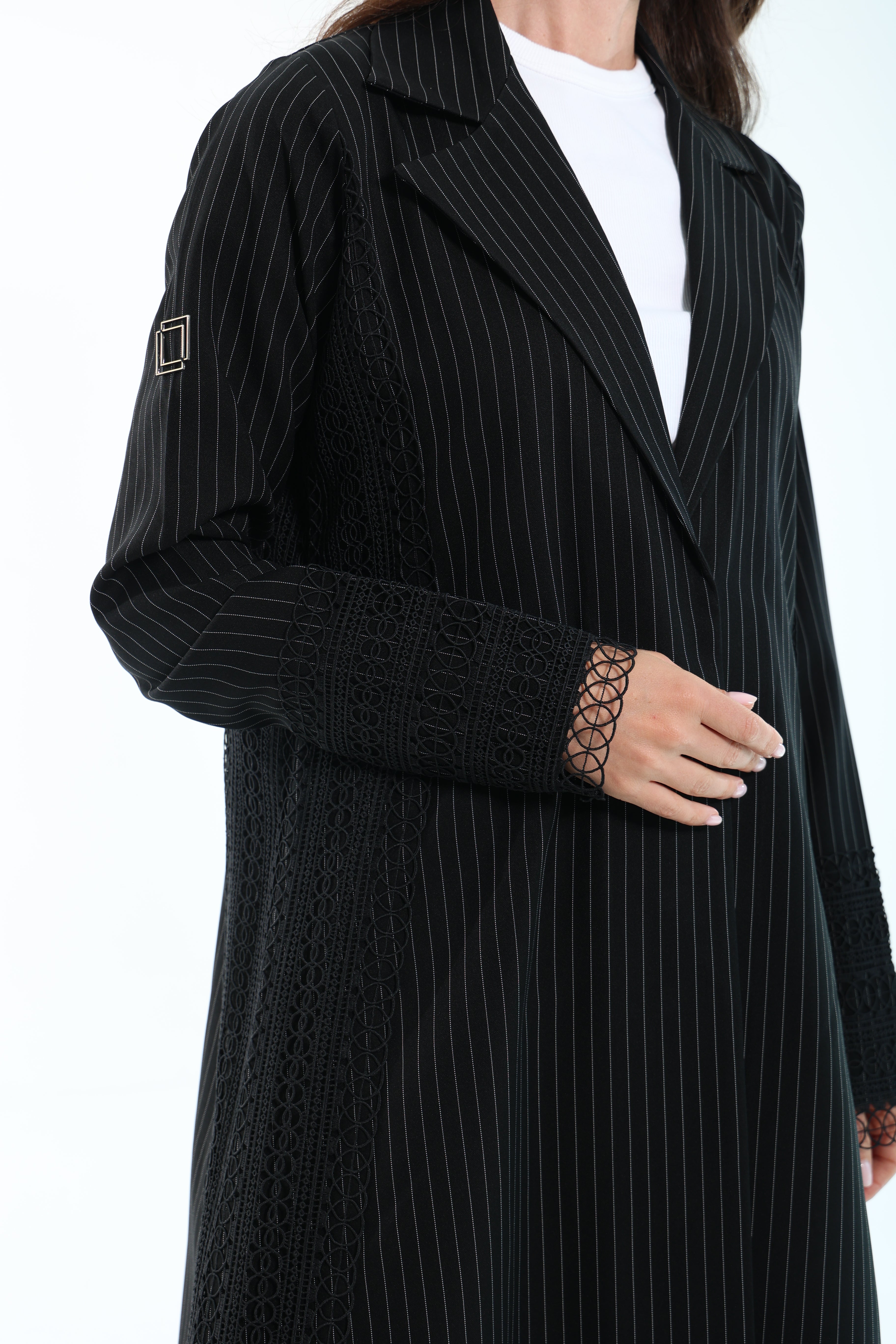 Lines lace
